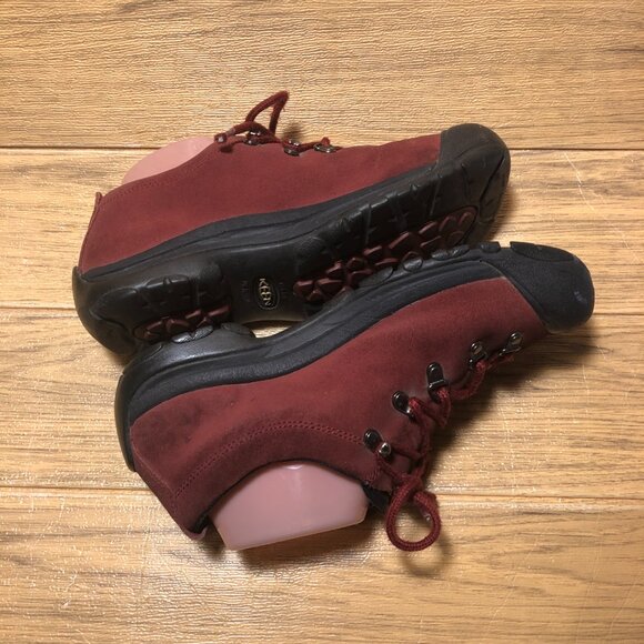 Keen Women's Burgundy and Black Athletic Shoes - Picture 6 of 14